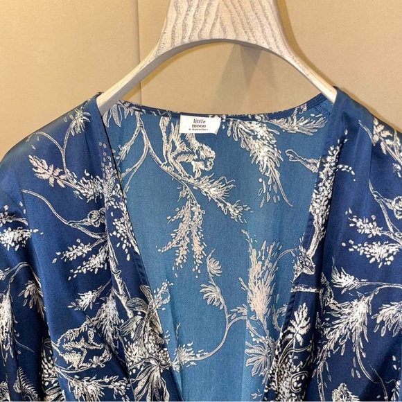 Little moon wrap silk blouse - Picture 3 of 3